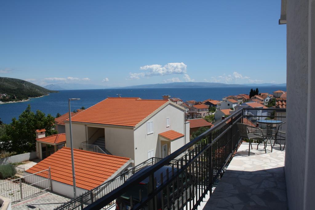 Apartments Suker Trogir Exterior photo
