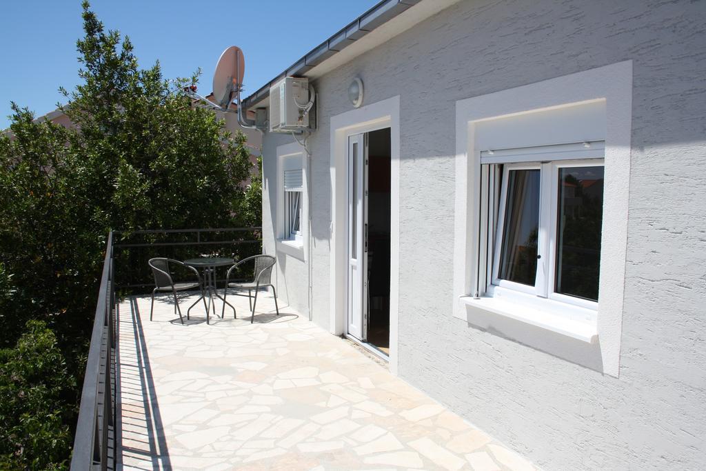 Apartments Suker Trogir Exterior photo