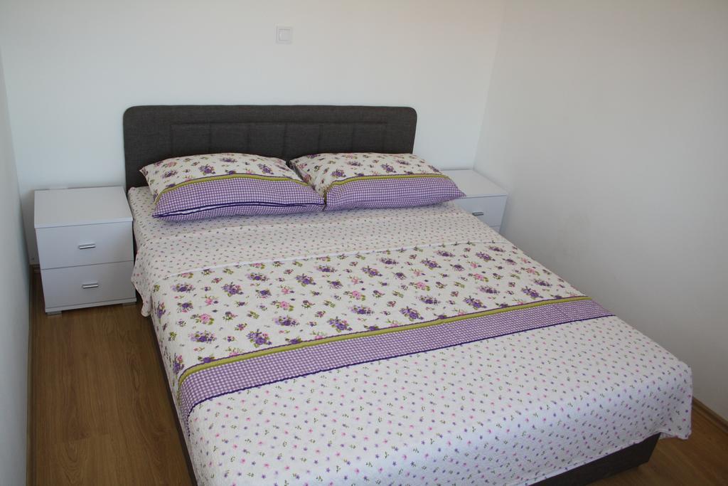Apartments Suker Trogir Exterior photo