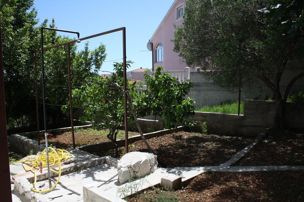 Apartments Suker Trogir Exterior photo