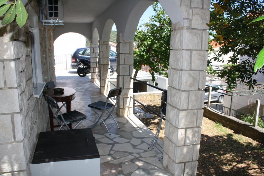 Apartments Suker Trogir Exterior photo