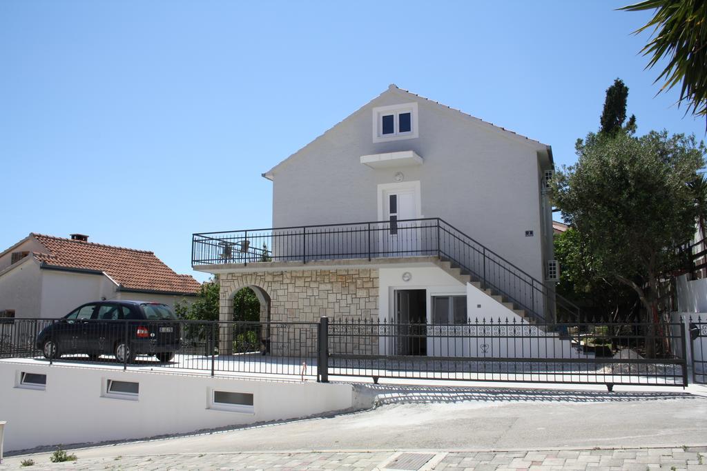 Apartments Suker Trogir Exterior photo